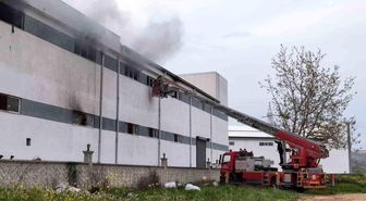 Bursa'da mobilya fabrikasında korkutan yangın