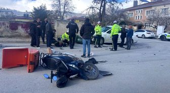 Erzincan'da otomobil ile motosiklet çarpıştı: 1 yaralı