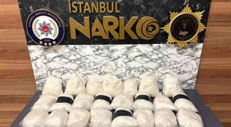 Esenyurt'ta kargo ile gönderilen buzdolabına gizlenmiş 28 kilo uyuşturucu ele geçirildi