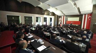 CHP Genel Başkanı Özel, il başkanları toplantısına başkanlık etti