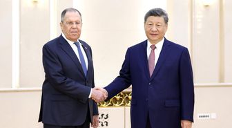 Çin Cumhurbaşkanı Xi, Rusya Dışişleri Bakanı Lavrov ile Görüştü