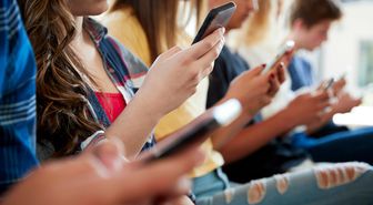 Fransa'da tüm öğrenciler ayakta! Kişisel verileri internete sızdı
