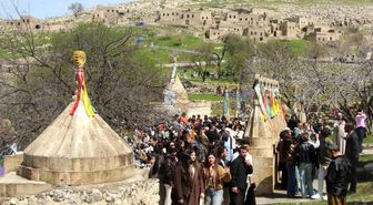 Şırnak'ta Ezidiler 'Çarşema Sor Bayramı'nı festival havasında kutladı