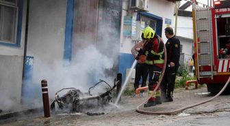 Tamir sırasında yanan elektrikli motosiklet küle döndü