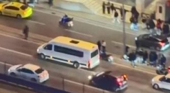 Avcılar D-100'de kaza; motokurye hayatını kaybetti