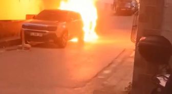 Beyoğlu'nda 2 gün önce park edilen araç alev alev yandı: Kimseyle husumetim yok