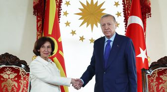 Cumhurbaşkanı Erdoğan, Kuzey Makedonya Cumhurbaşkanı Davkova'yı kabul etti