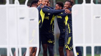 Fenerbahçe, Çaykur Rizespor maçı hazırlıklarını tamamlayarak kampa girdi