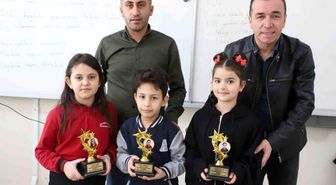 Hakkari'de öğrencilerin başarısı kupayla taçlandı