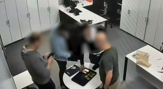 Interpol tarafından 'Kırmızı Bültenle' aranan altın kaçakçısı İstanbul'da yakalandı