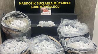 İzmir'de 156 Bin 600 Sentetik Hap Ele Geçirildi