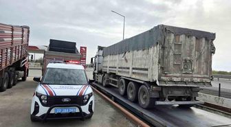 Jandarmadan tonaj uygulaması: 2 araca 120 bin lira ceza kesildi