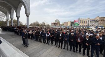 Ankara'da Kahramanmaraş'taki okul saldırısında hayatını kaybedenler için gıyabi cenaze namazı kılındı