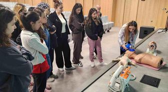Aydın Şehir Hastanesi'nde çocuk acil ekiplerine kritik eğitim