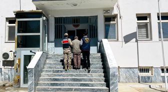 Birecik'te aranan 2 şahıs yakalandı