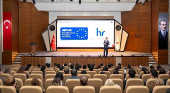 İzmir Adliyesinde 'Bir Liderin İnşası' konferansı düzenlendi