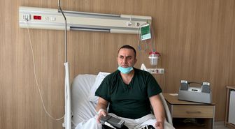 Kalbini 4 yıldır çantada taşıyor