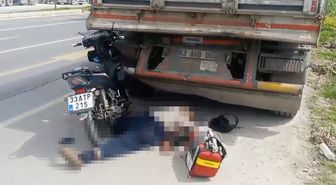 Motosiklet Kamyonun Arkasına Çarptı: 1 Ölü