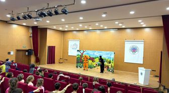 Simav'da 4-6 yaş Kur'an kursu öğrencileri tiyatroyla buluştu