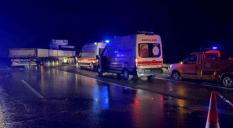 Tarsus-Adana-Gaziantep Otoyolu'nda kamyonet tırla çarpıştı: 1 ölü, 1 yaralı