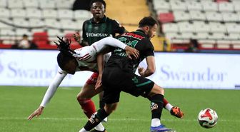 Trendyol Süper Lig: Antalyaspor: 0 Konyaspor: 0 (İlk yarı)