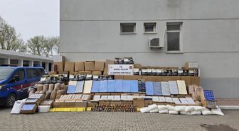 Bursa'da kaçak tütün operasyonu; 3 gözaltı