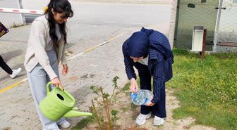 Emet MYO kampüsüne gül fidanı dikimi