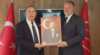 CHP'li Gürsel Tekin dünyada tanınmayan ülkenin cumhurbaşkanını ağırladı