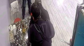 Nefes borusuna çilek takılan döner ustasını kurye kurtardı