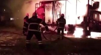 Sağlık ocağı ve kanser tarama aracı yandı