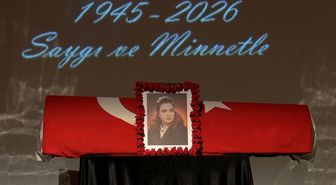 Türkiye'nin ilk kadın devlet tiyatrosu müdürü Feyha Çelenk için tören düzenlendi