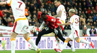 Trendyol Süper Lig: Gençlerbirliği: 0 Galatasaray: 2 (İlk yarı)