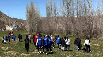 Bayburt'ta gençler çiftlikte ekranlardan uzak bir gün geçirdi