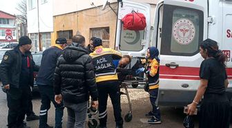 Boşanma aşamasında olduğu eşini dört yerinden bıçaklayıp eve kilitledi