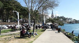 İstanbul'da güzel havayı fırsat bilenler sahillere akın etti