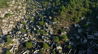 Muğla'nın 'hayalet köyü' dronla görüntülendi