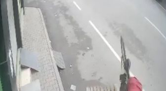 Yol kenarındaki paletlere çarpan bisikletin sürücüsü takla atıp düştü