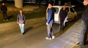 Bakırköy'de seyir halindeki araç bir anda kendini kilitleyerek yolun ortasında durdu, trafik kilitlendi
