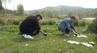 'Doğa fedaileri', dağ taş dolaşıp çöp topluyor