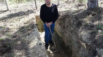Dokuz kez ölümden döndü, mezarını kazmaya başladı