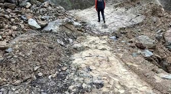 Hakkari-Van kara yolunda heyelan riski devam ediyor