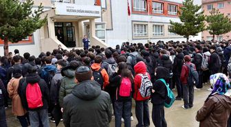 Mustafa Doğan Anadolu Lisesi'nde şehitler için saygı programı