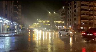 Osmaniye'de şiddetli yağmur ulaşımı vurdu
