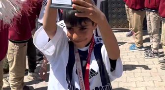 Patnos'ta minik şampiyonlara coşkulu karşılama