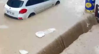 BİRÇOK EV VE İŞ YERİNİ SU BASTI