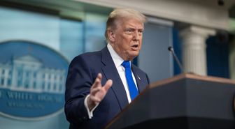 Trump: Ablukayı aşmaya çalışan İran gemisini vurarak ele geçirdik