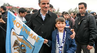 Vali Aydın Baruş kutlama coşkusuna katıldı