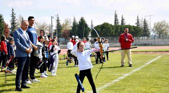 Balıkesir'de çocuklar 23 Nisan coşkusunu sporla karşıladı
