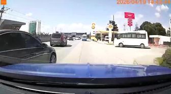 Bursa'da trafikte tehlikeli anlar: Makas atan sürücü kazaya davetiye çıkardı