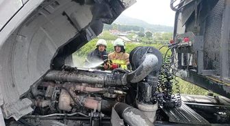 Dörtyol'da tırın motorunda yangın çıktı